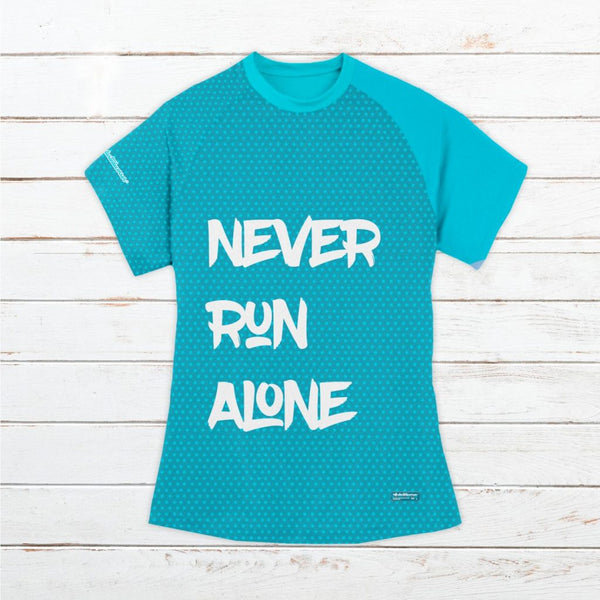 Camiseta técnica mujer #NeverRunAlone azul